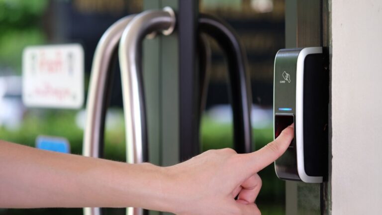 Biometric Authentication in Fintech Revolutionizing Security and User Experience